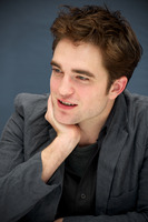 Robert Pattinson Longsleeve T-shirt #2244495