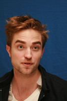 Robert Pattinson Longsleeve T-shirt #2244503