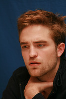 Robert Pattinson Longsleeve T-shirt #2244504