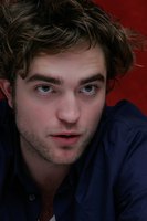 Robert Pattinson Longsleeve T-shirt #2252302