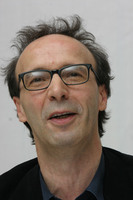 Roberto Benigni t-shirt #2277425