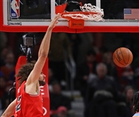 Robin Lopez Longsleeve T-shirt #3421178