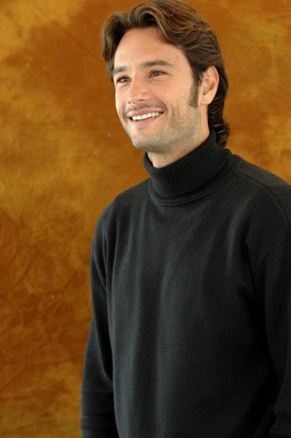 Rodrigo Santoro T-shirt