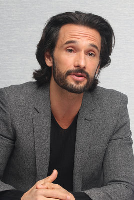 Rodrigo Santoro posters
