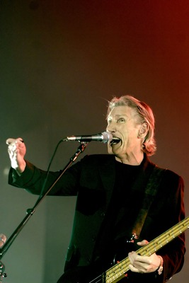 Roger Waters Poster 2548135