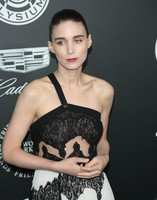 Rooney Mara Longsleeve T-shirt #2976095