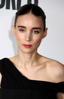 Rooney Mara Longsleeve T-shirt #3883328