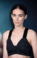 Rooney Mara Longsleeve T-shirt #3930444