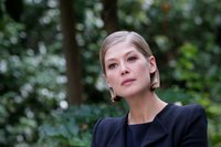 Rosamund Pike mug #G738752