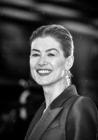Rosamund Pike mug #G2563110
