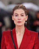 Rosamund Pike mug #G2563115