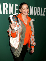 Rose Mcgowan Longsleeve T-shirt #3068130