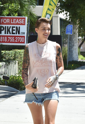 Ruby Rose stickers 2694335