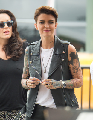 Ruby Rose puzzle 2694524