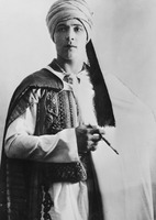 Rudolph Valentino Longsleeve T-shirt #2591564