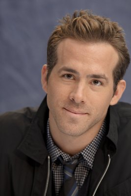 Ryan Reynolds Poster 2251684