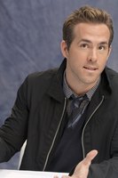 Ryan Reynolds magic mug #G588064