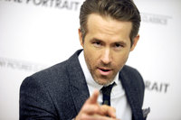Ryan Reynolds Longsleeve T-shirt #3216968