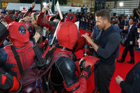 Ryan Reynolds Sweatshirt #3256585