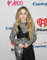 Sabrina Carpenter Longsleeve T-shirt #3754508