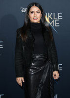 Salma Hayek Longsleeve T-shirt #3114989