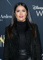 Salma Hayek Longsleeve T-shirt #3115125