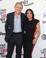 Salma Hayek Longsleeve T-shirt #3177097
