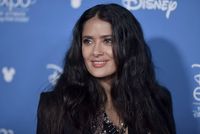 Salma Hayek Longsleeve T-shirt #3881581