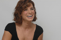 Sandra Bullock t-shirt #2238595