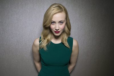 Sarah Gadon magic mug #G347371