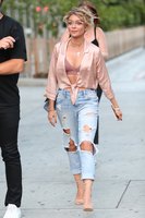 Sarah Hyland Sweatshirt #3230167