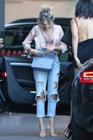 Sarah Hyland Sweatshirt #3230168