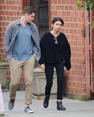 Sarah Hyland posters