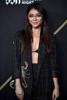 Sarah Hyland tote bag #G2370658