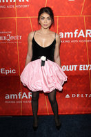 Sarah Hyland tote bag #G2383696