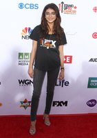 Sarah Hyland tote bag #G2427999