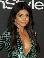 Sarah Hyland tote bag #G2428002