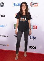 Sarah Hyland tote bag #G2428018