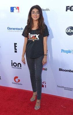 Sarah Hyland posters