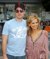 Sarah Michelle Gellar Longsleeve T-shirt #1255360