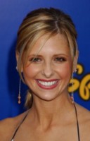 Sarah Michelle Gellar Longsleeve T-shirt #1255402