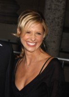Sarah Michelle Gellar Longsleeve T-shirt #1298953