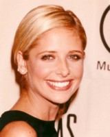 Sarah Michelle Gellar Longsleeve T-shirt #1303418