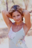 Sarah Michelle Gellar Sweatshirt #1509972