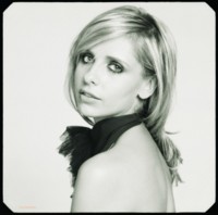 Sarah Michelle Gellar Longsleeve T-shirt #1509981