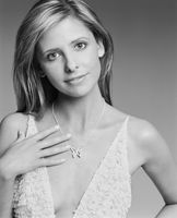 Sarah Michelle Gellar Longsleeve T-shirt #2087564