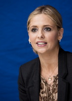 Sarah Michelle Gellar Sweatshirt #2248069