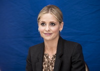 Sarah Michelle Gellar Longsleeve T-shirt #2248079