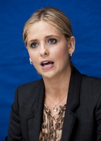 Sarah Michelle Gellar Sweatshirt #2248083