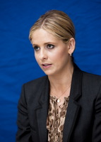 Sarah Michelle Gellar Longsleeve T-shirt #2248084